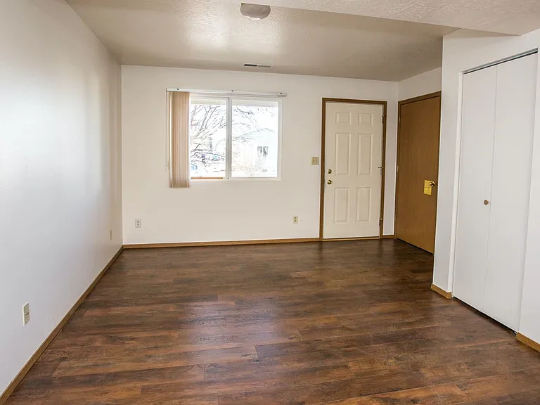 105 Pullman Ct — Photo 8