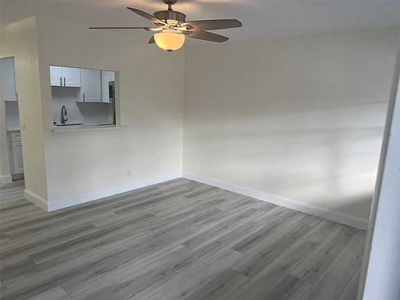 3rd image of 118 S Ventnor F #118