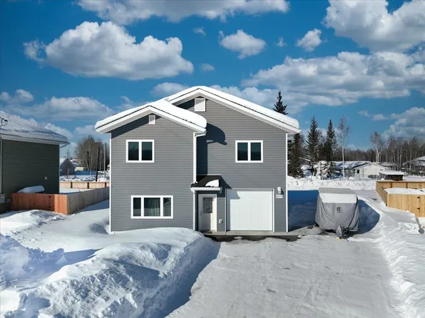 2679 Stryker Loop, North Pole, AK 99705