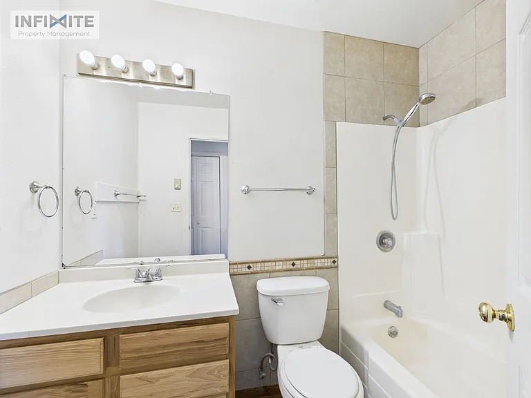 90 Custer Ave #A — Photo 5