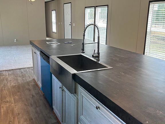 4th image of 25 Marble Ln