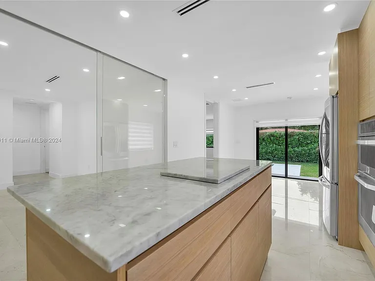 728 Majorca Ave — Photo 4