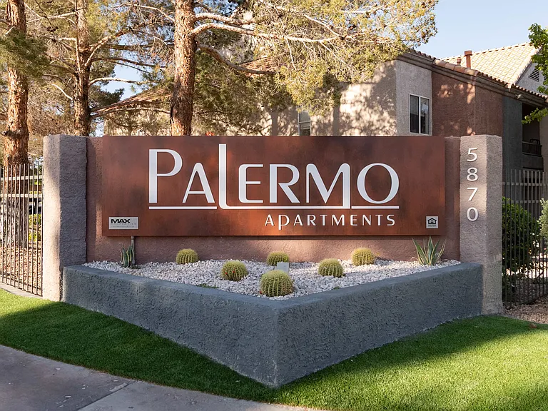 Palermo Apartments — Photo 42