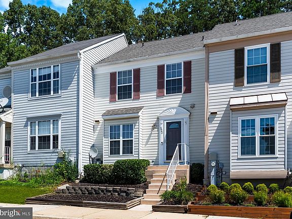2nd image of 522 Meadowmist Way