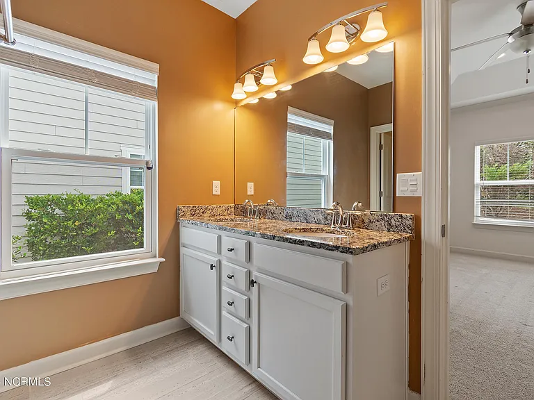 3219 Bay Winds Dr — Photo 13