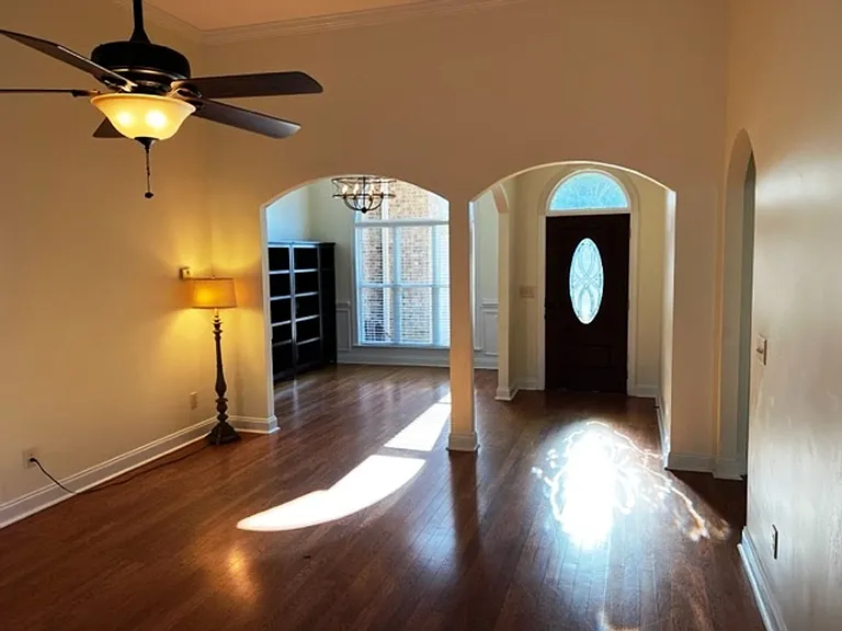 710 Valley St — Photo 5