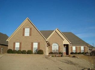 1890 Manor Place Dr, Hernando, MS 38632