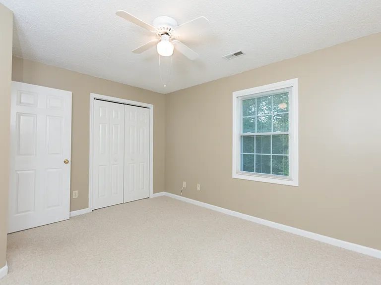 1400 Autumn Ridge Dr — Photo 12