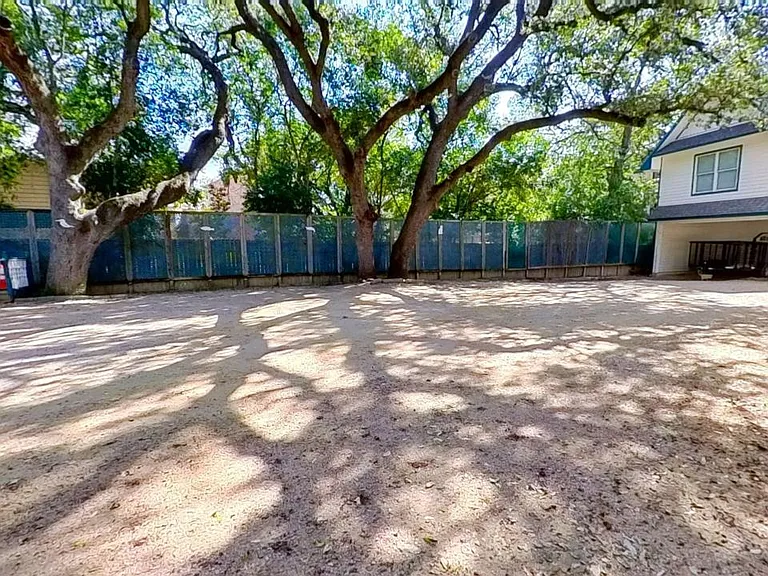433 W San Antonio St #F — Photo 24