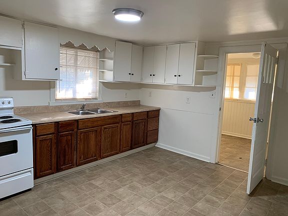 3rd image of 2309 Cape Pl #A