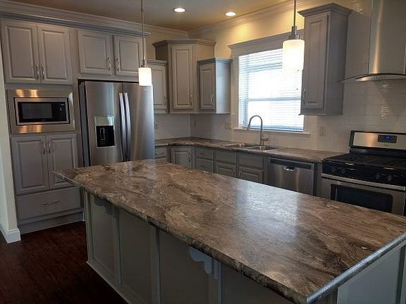 2nd image of 1401 Scenic View Ln
