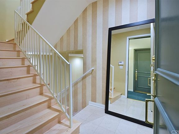 4th image of 12917 Valleyheart Dr Unit 10