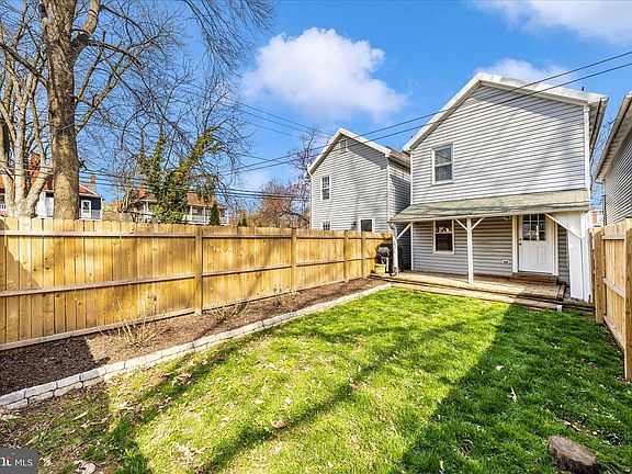 5th image of 202 Maple Ave