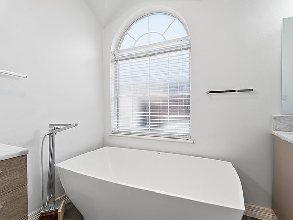 5th image of 2661 Redcedar Dr