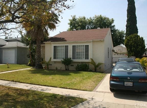 3rd image of 304 E Floral Dr