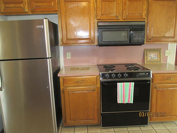4th image of 6720 NW Maple Dr