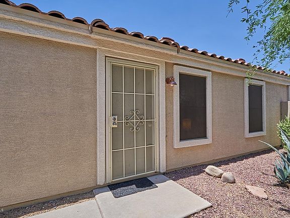 5th image of 61 S Parkwood Cir