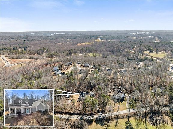 3rd image of 5710 Julian Rd