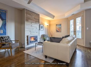 500 Richmond St W #315, Toronto, ON M5V3N4
