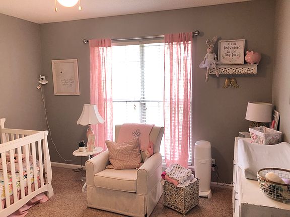 3rd image of 118 Maggie Ct