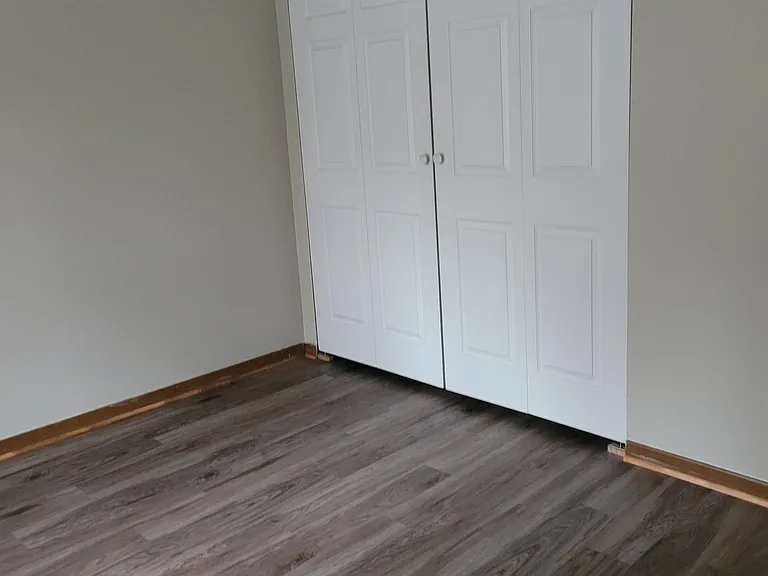 401 N Walnut St — Photo 8