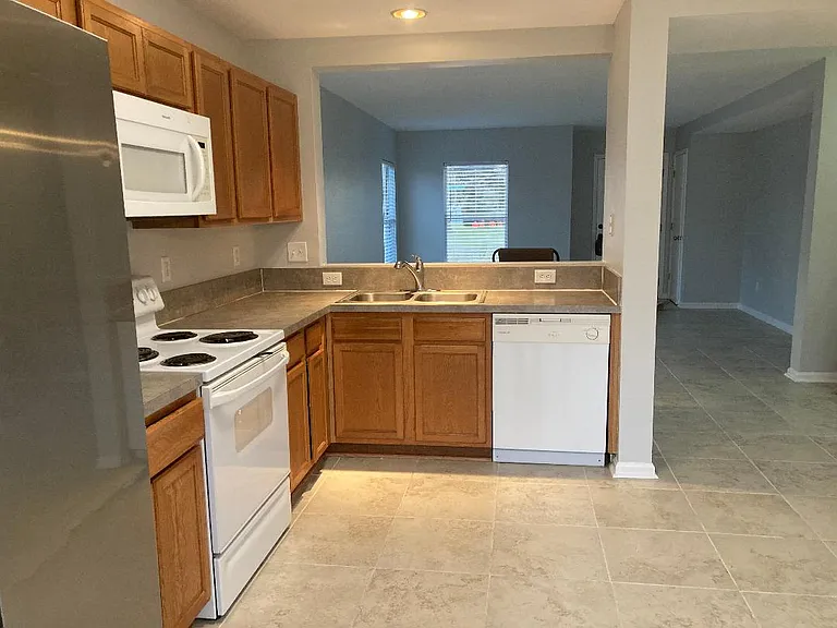 76016 Long Pond Loop — Photo 2
