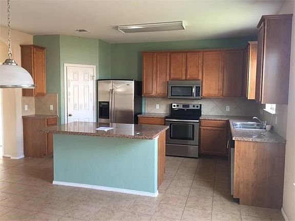 5th image of 716 Evergreen Farm Dr