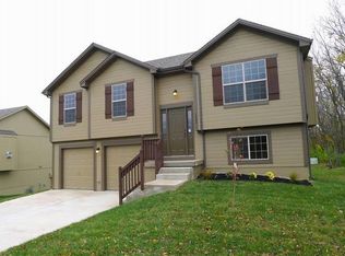 18903 E Lynchburg Pl, Independence, MO 64058