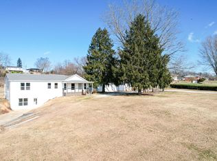 152 Hemlock St, Mt Carmel, TN 37645