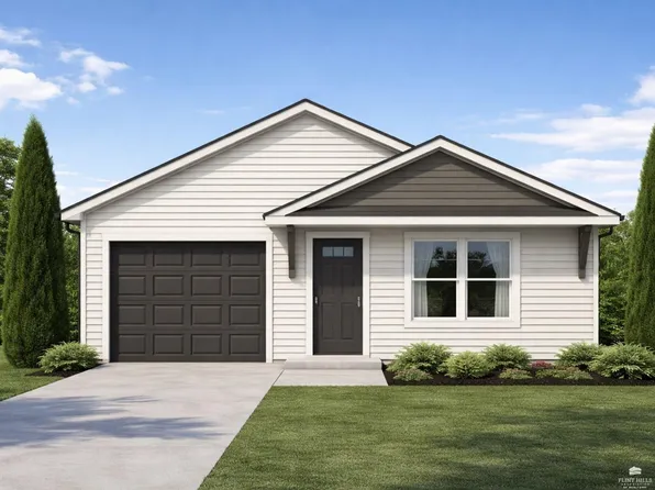 813 14th St, Wamego, KS 66547