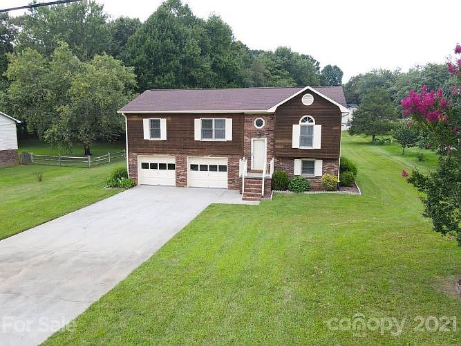 1st image of 3307 Peachtree Pl