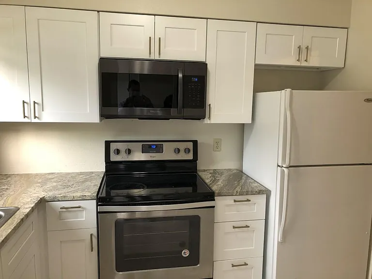 E Highline Cir — Photo 10