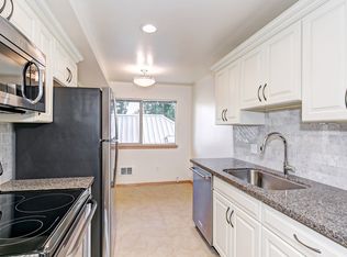 908 N 72nd St APT 5, Seattle, WA 98103