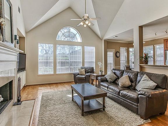 Vaulted ceilings in spacious living room