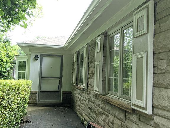 3rd image of 874 Old St #74