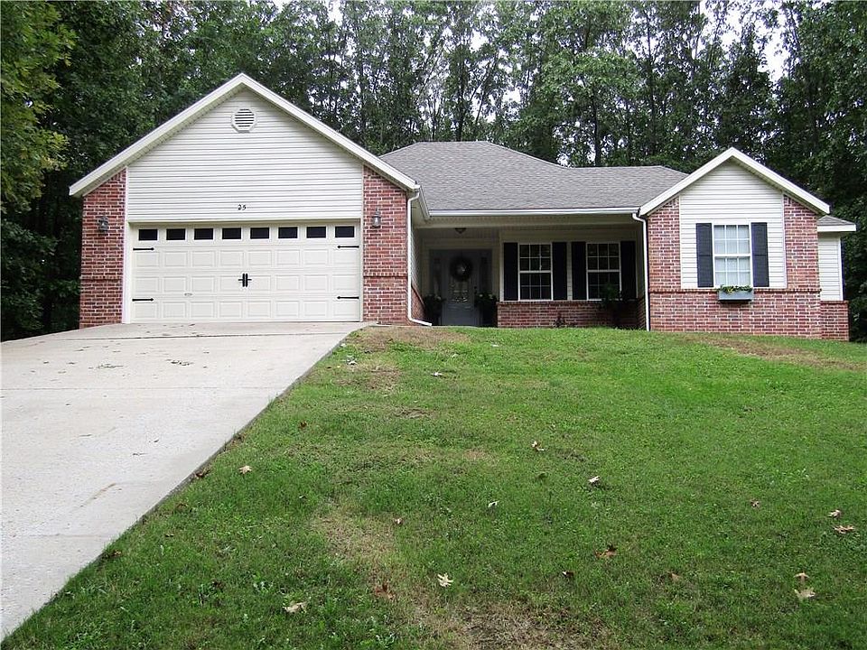 1st image of 25 Dickenshire Dr