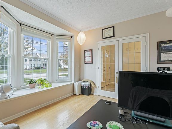 5th image of 6504 Beaumont Sq