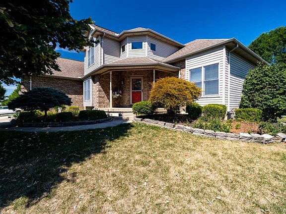 3rd image of 637 Copperfield Ln