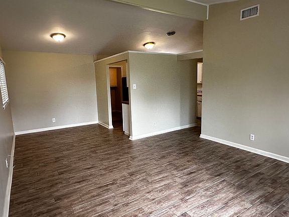4th image of 1521 Clover Dr