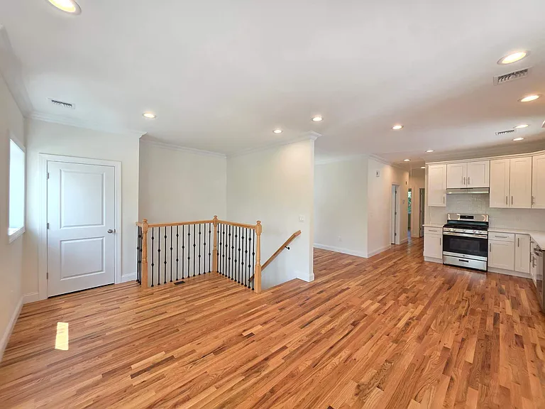 292 Eltingville Blvd #2 — Photo 3
