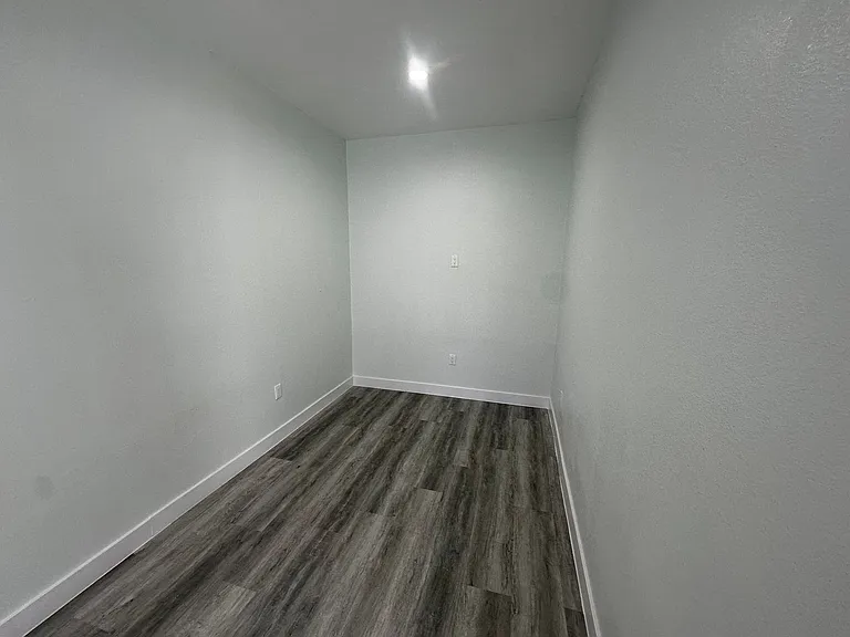 Michigan Avenue Apartments — Photo 124