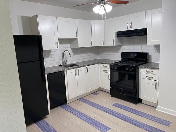 3rd image of 833 E Ellsworth Ave APT 302