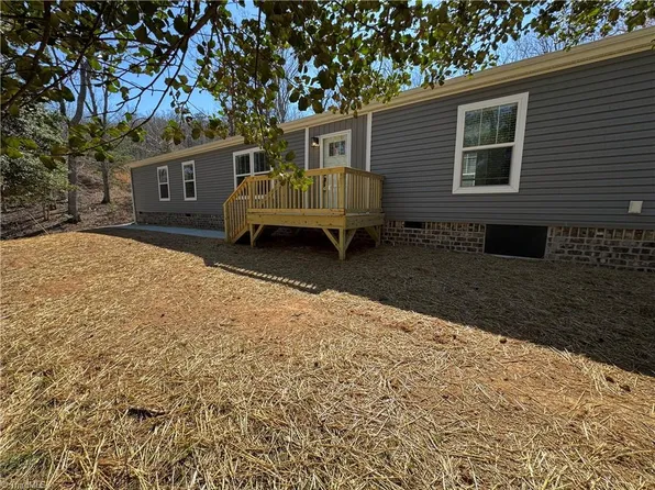 2556 Ymca Camp Rd, King, NC 27021