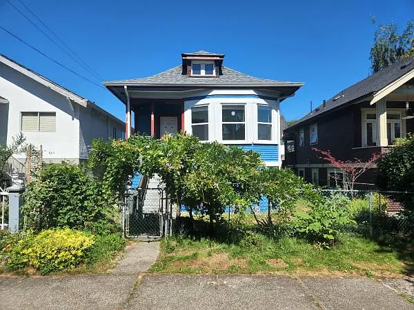 967 E 14th Ave — Photo 1
