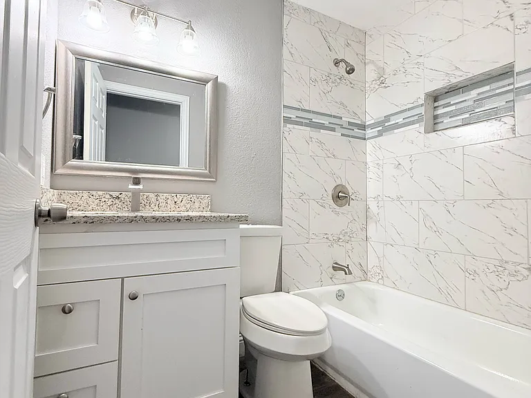 502 E Park Ave — Photo 8