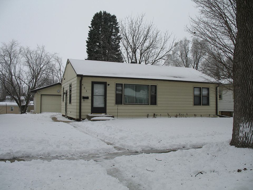 1st image of 401 21st St SE