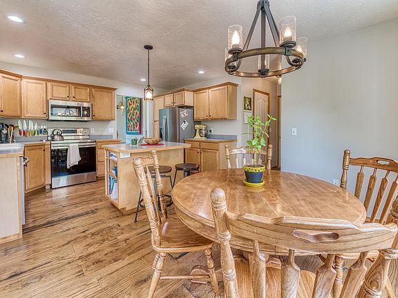 2nd image of 82 River Vista Ct