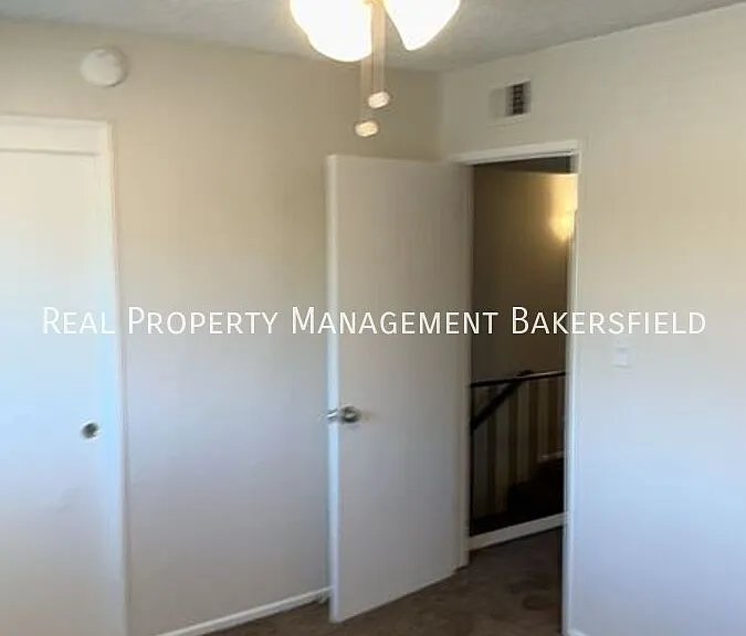 2423 Olive St #2423 — Photo 8
