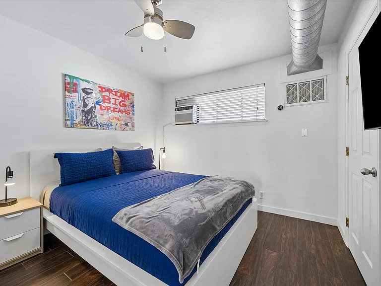 1510 W 6th St #206 — Photo 11