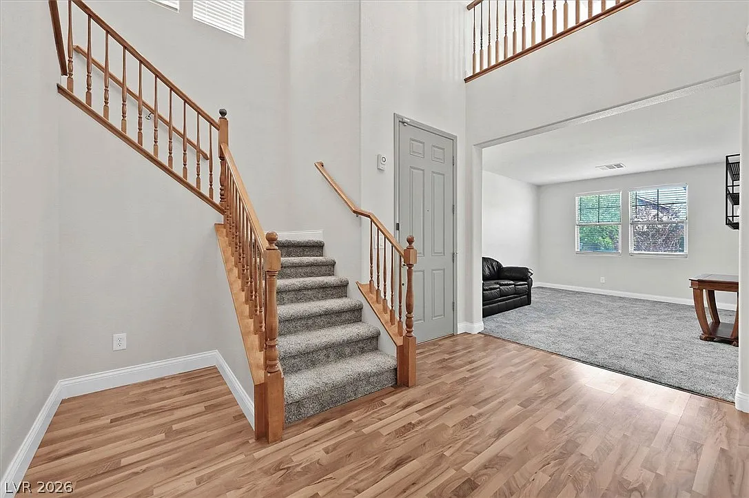 3 bed, 2.5 bath, 2816 sqft, $2,500 — Photo 2